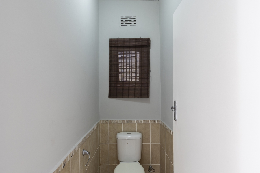 To Let 4 Bedroom Property for Rent in Lochnerhof Western Cape